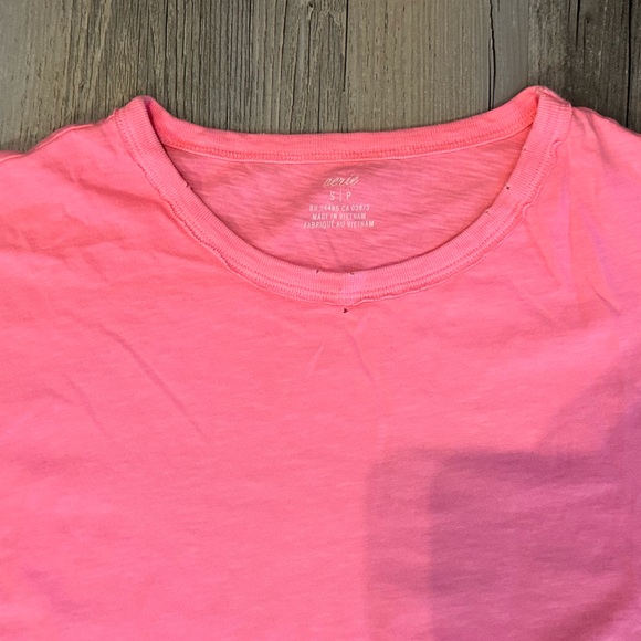 Aerie Distressed Boyfriend T Shirt - Small - Picture 2 of 3